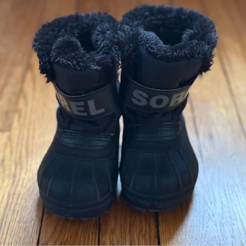 Sorel Black Snow Boots - Size 6